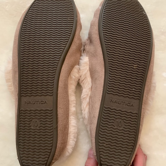 3/30 Deal Náutica indoor slippers - Picture 3 of 4